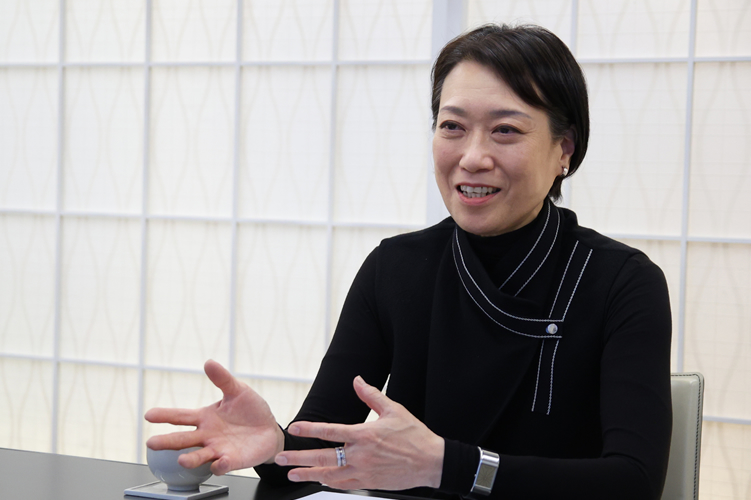 株式会社堀木エリ子アンドアソシエイツ 堀木エリ子氏